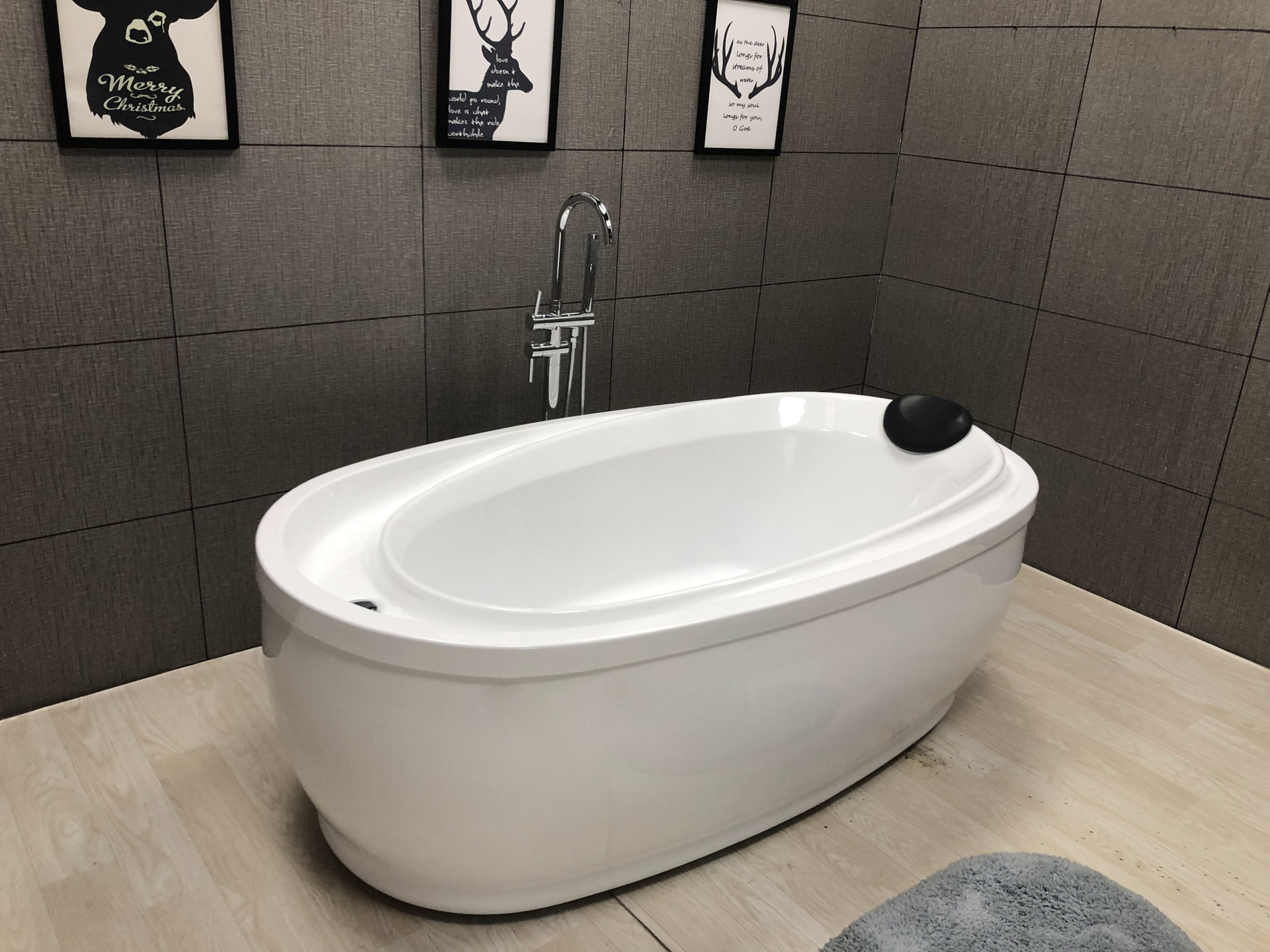 High quality Oval bathtub