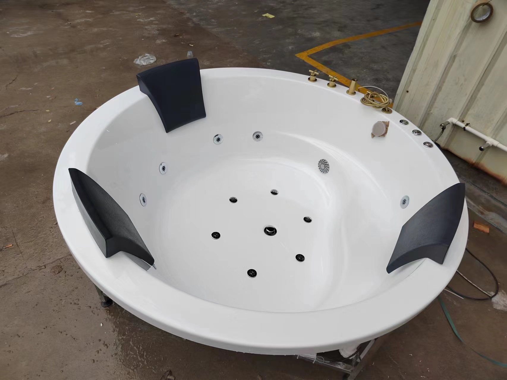 luxury 2-3 person size drop-in round shape jacuzzi with color bubble air jets nozzles 