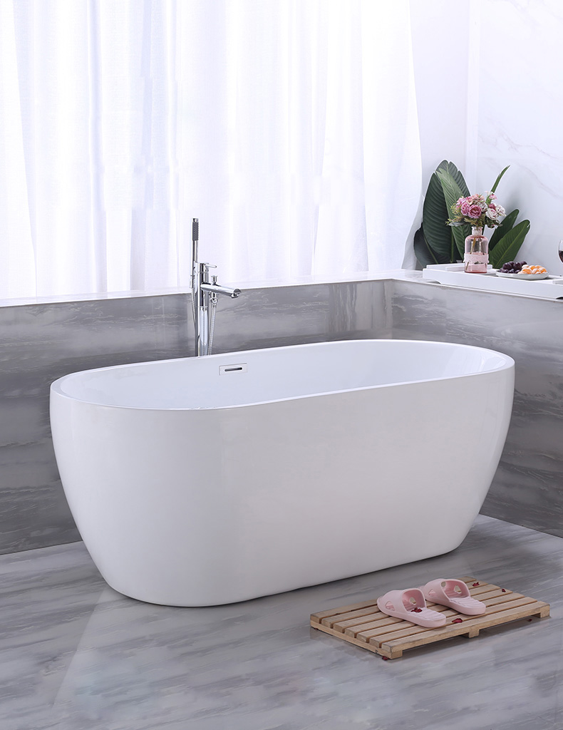 Easy to Clean Acrylic Freestanding Soaking Function Bathtub 1.7m Length With Drainer 5 Years Warranty