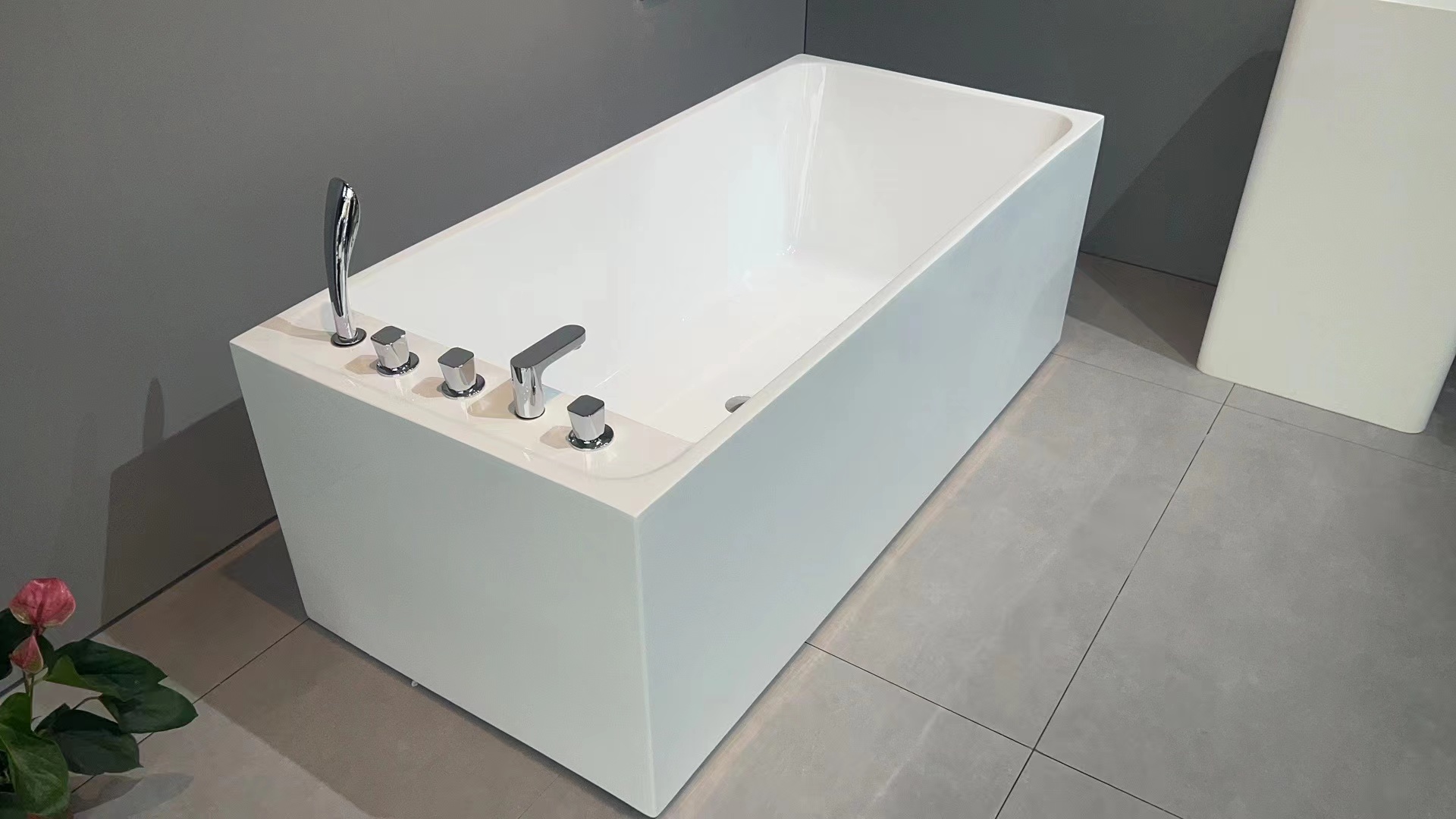 Rectangle High Quality Indoor Modern Freestanding Acrylic Bathtub Simple Design Bath Tub For Hotel