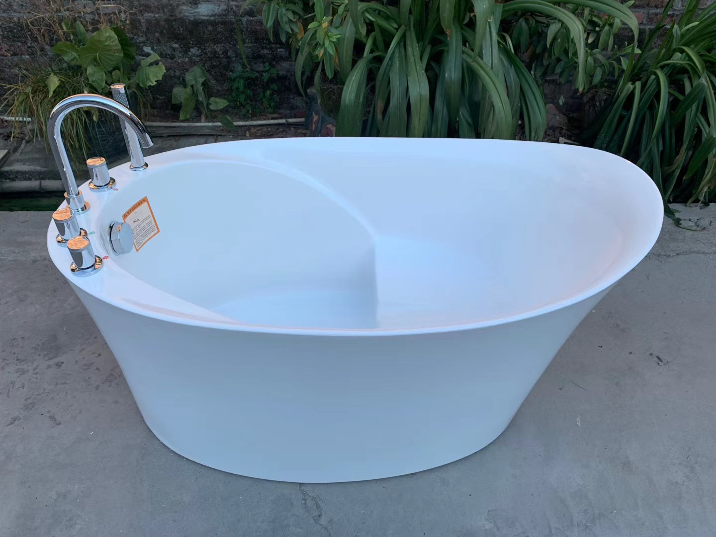 sAME TO Anhua pipeless pump European style White Colour adult whirlpool spa bathtub baby use massage bathtub